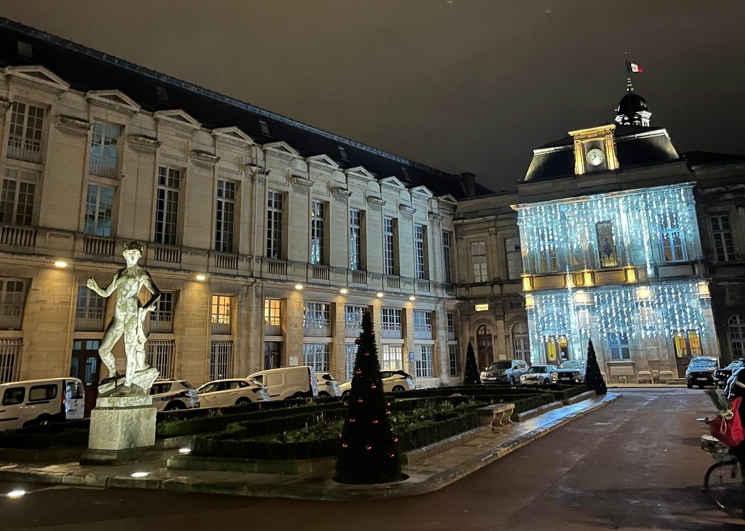 Cour de l'Hôtel de Ville
